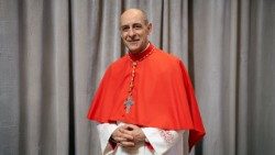 Kardināls Viktors Manuels Fernandezs