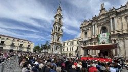 2025.05.08 Supplica alla Madonna del Rosario a Pompei con il cardinale Re