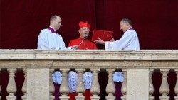 2025.05.08 FOTOGALLERY HABEMUS PAPAM