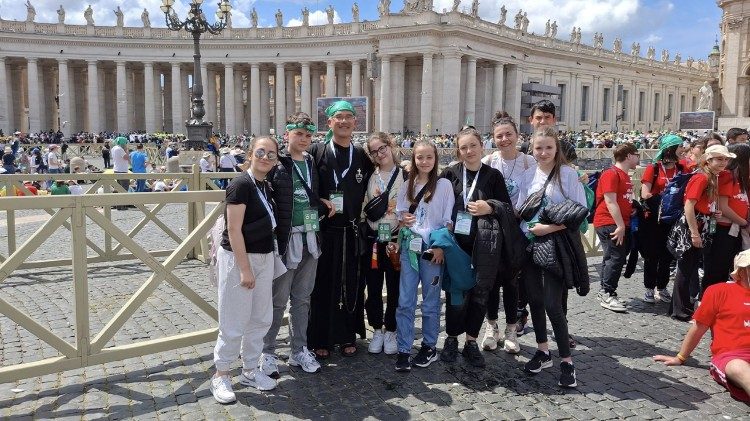 Юношите поклоници от Никополската епархия