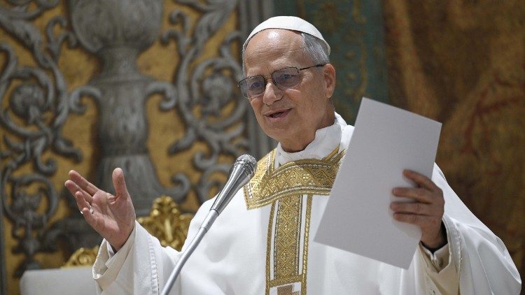 Papa Leone XIV introduce l'omelia con alcune parole a braccio