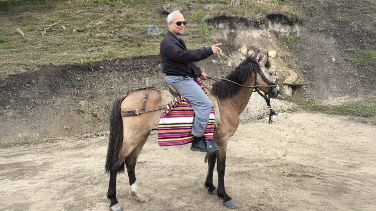 Bp Robert Prevost w Peru