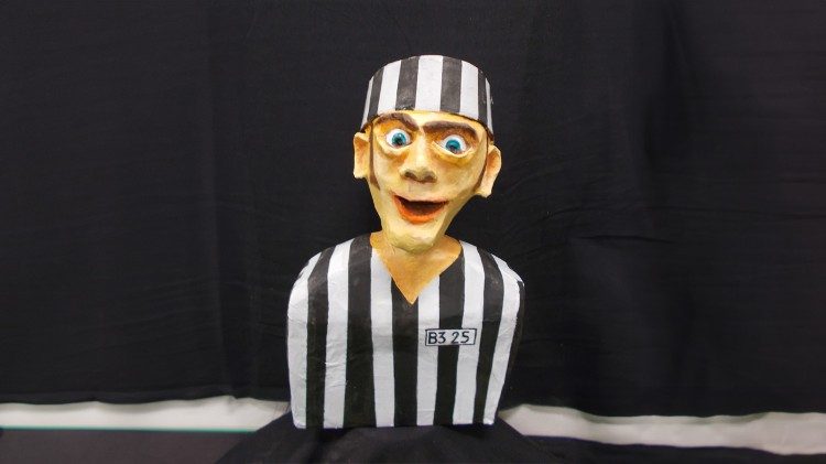 Uno dei 25 busti in mostra al Castello di Soglio, Asti