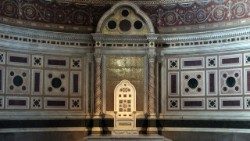 Sedež rimskega škofa v lateranski baziliki