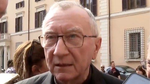 Parolin: speriamo che Istanbul avvii percorsi di pace. La Santa Sede pronta a offrire spazi