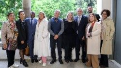 Jorge Carlos Fonseca (4º da direita) com outros participantes do evento na Universidade de Pádua. À esquerda (3º) o Embaixador de Cabo Verde em Roma, Estevão Tavares Vaz. A 1ª da direita é a Professora Clara Silva. 