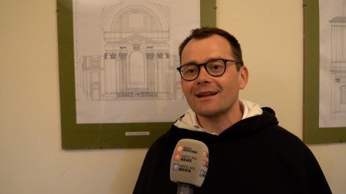 Singen mit dem Papst: Videoanleitungen zur Kirchenmusik