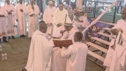 Ordenação sacerdotal do Padre Sérgio Vilanculo (Beira, Moçambique)