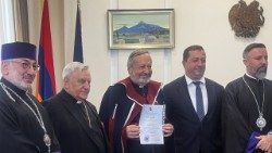 L’Œuvre d’Orient կազմակերպութեան տնօրէն Եպիսկոպոս Պասկալ Գոլնիշին շնորհուեց ԵՊՀ պատուաւոր դոկտորի կոչում