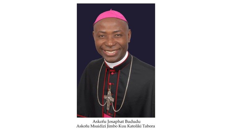 Askofu Msaidizi Josaphat Jackson Bududu anaongozwa na kauli mbiu: “Mapenzi yako yatimizwe”: na kwa lugha ya Kilatini: "Fiat voluntas tua" Mt 26:42. 