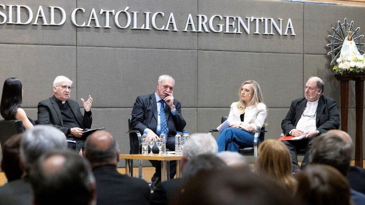 Jornada: A 10 años de Laudato si': de la ecología integral a la inteligencia artificial.