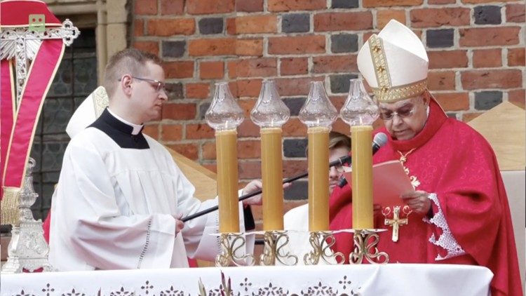 Cardinal Semeraro lors de la célébration à Poznań