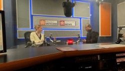 2025.05.24संवाददाता डेबोरा ने वाटिकन रेडियो मुख्यालय में यूरोपीय संघ के प्रेरितिक राजदूत महाधर्माध्यक्ष औज़ा का साक्षात्कार लिया