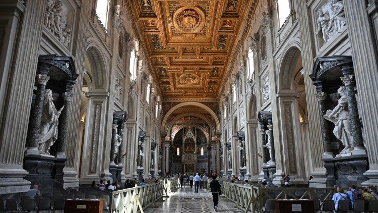 Wnętrze Bazyliki Laterańskiej
