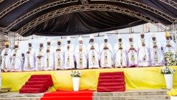 La Conférence épiscopale ivoirienne avec le nonce apostolique en Côte d'Ivoire, MgrMauricio Rueda Beltz,