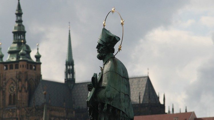 Auf der Prager Karlsbrücke