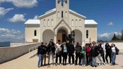 JRS. Skupina mladih sudionika na izletu u Lici (foto: Isusovačka služba za izbjeglice - JRS)