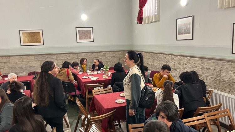 Im Gemeindezentrum, nach der Liturgie