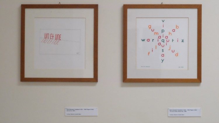  Don Sylvester Houédard «Une et Un» (1974) e «The Sun-chees wheel-ode» (1968). Cortesía Colección Corinaldi, Milán