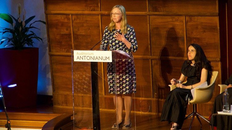 Lorna Gold received the award on behalf of the Laudato Si' Movement