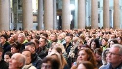 Parolin: »Svet in Evropa se morata ponovno odpreti upanju. Potrebujeta pričevanje upanja, ki ni posvetno, ampak presežno.«