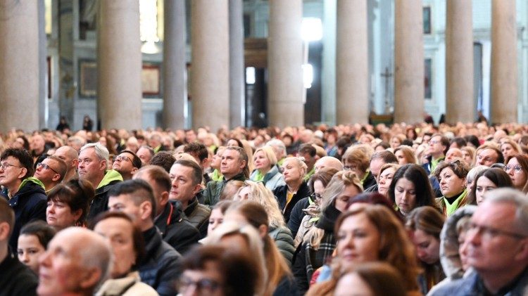 Parolin: »Svet in Evropa se morata ponovno odpreti upanju. Potrebujeta pričevanje upanja, ki ni posvetno, ampak presežno.«