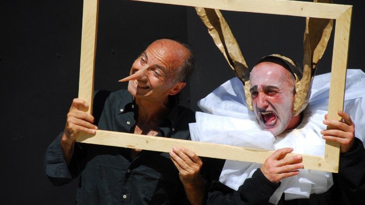 Una foto di scena di uno spettacolo della Compagnia della Fortezza