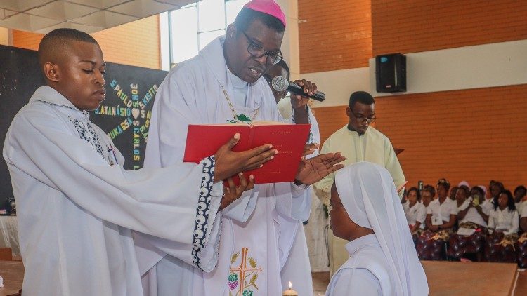 Votos Perpétuos da Ir. Dorcas Kwandi, Beira (Moçambique)