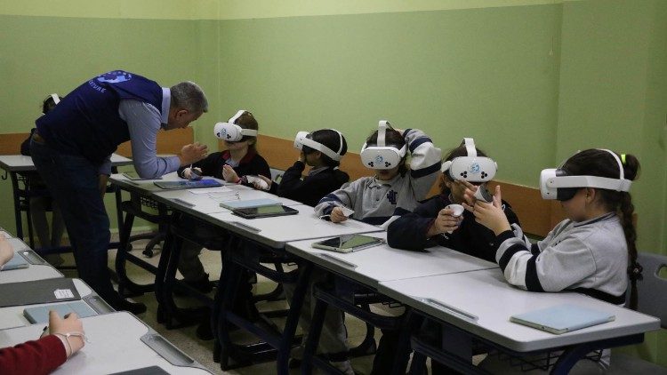 Մեսրոպեան, Virtual Reality-ի սարքեր