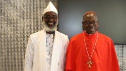 L'imam Ibrahim Koné, membre du Forum national des confessions religieuses, et le cardinal Ignace Bessi Dogbo, archevêque d'Abidjan en Côte d'Ivoire.