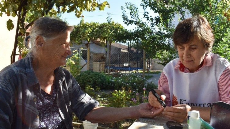 Грижи за възрастните хора в България