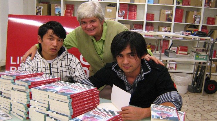 Con Gina Abbate e un amico afghano
