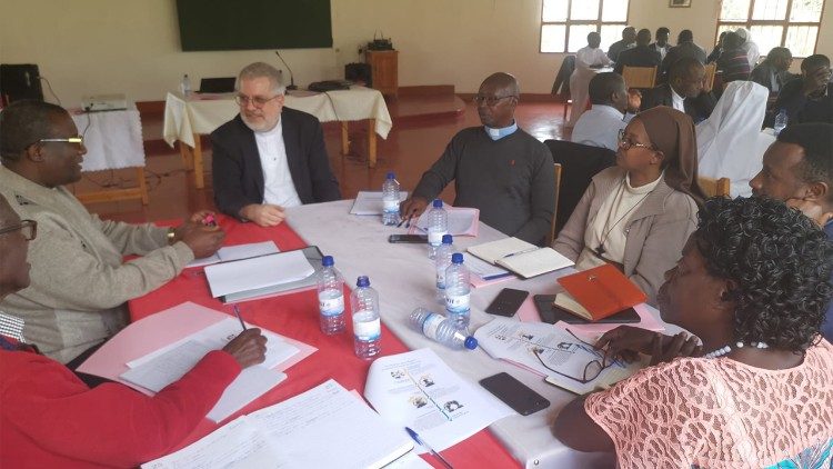 Ascolto e confronto in Rwanda