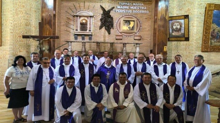 Los Obispos del Paraguay en la Casa de Retiros Marianela de Atyrá, donde tuvo lugar la 244ª Asamblea General Ordinaria de la Conferencia Episcopal Paraguaya.