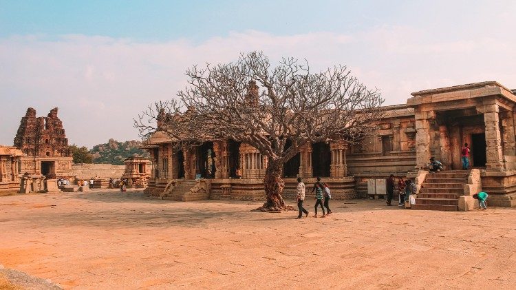 Hampi, Indiens spektakuläre Tempel-Stätte in Karnataka