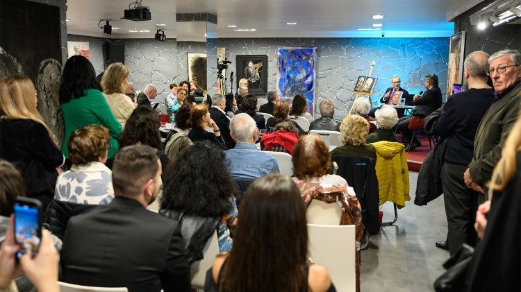 Момент от представянето на новата книга на доц. Карталов