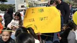  Децата пред болницата "Джемели", 16 март 2025