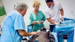 Polscy okuliści przebywali trzy tygodnie w Angoli. Przeprowadzili 50 operacji ratujcych wzrok