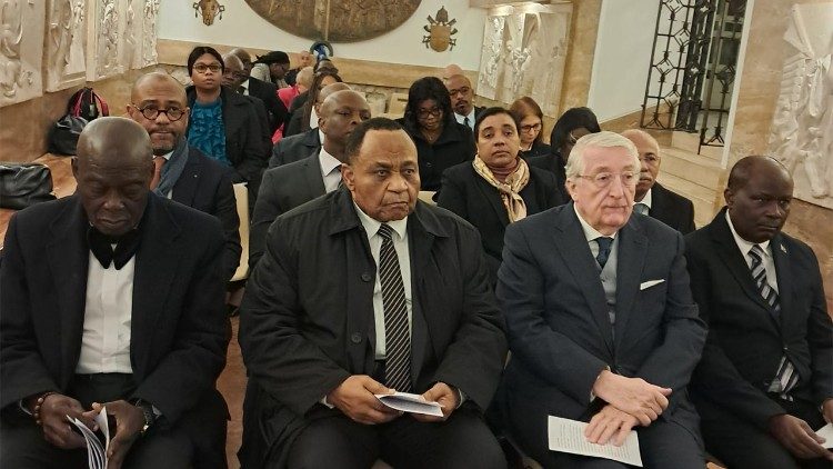 Wanadiplomasia wa Afrika wamwombea Papa