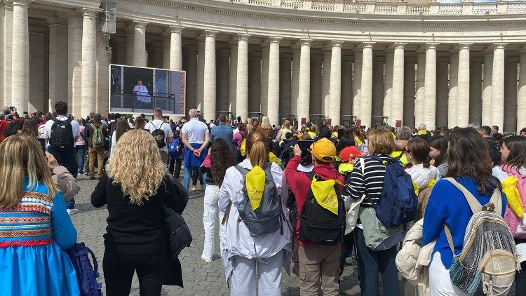 Romarji na Trgu sv. Petra