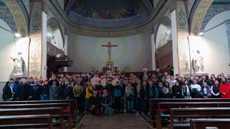 Младежите за миропомазание от Софийско-Пловдивския диоцез