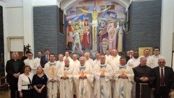 Ünnepi hálaadó szentmise  a Szent István Zarándokház kápolnájában (középütt Mihály atya) 