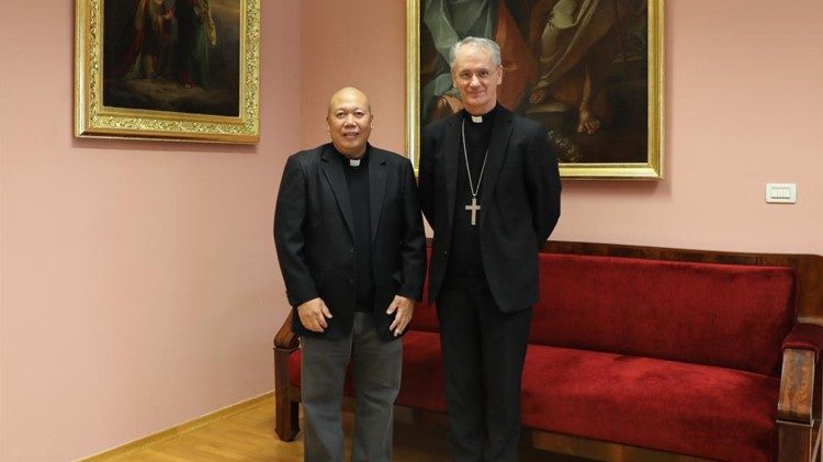 Nadbiskup Kutleša imenovao kapelana za filipinske vjernike u Zagrebačkoj nadbiskupiji (foto: TUZGN)