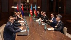 Հայաստանի եւ Ազրպէյճանի ղեկաւարներու ժողով