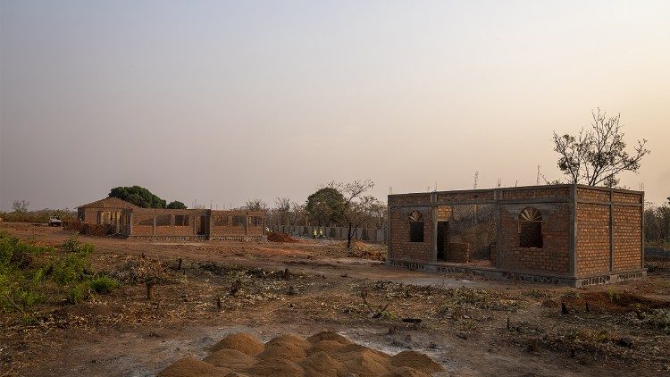 La scuola per ostetriche in costruzione