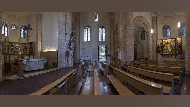 Im Weitwinkel: die beiden Marien-Altarbilder im Dialog 