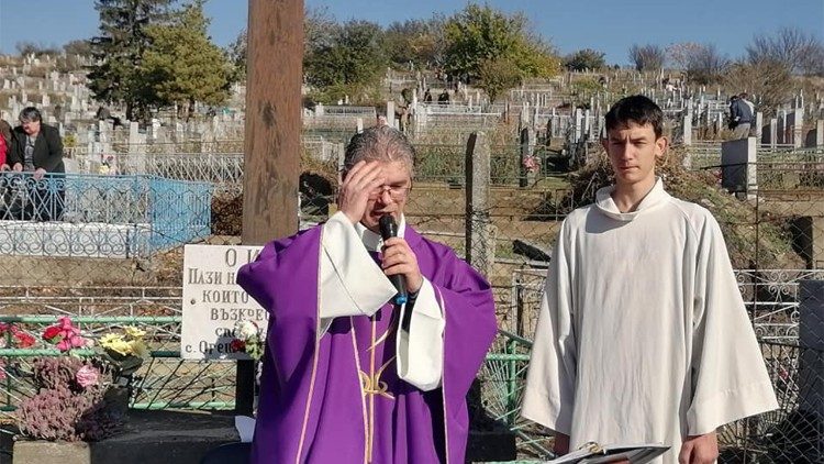 Възпоменание на всички покойни в енорията в Ореш