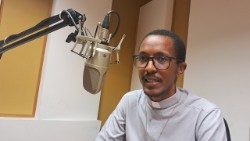 P. Bonifácio Luís Carvalho Concde - Capelão da Universidade Católica de Moçambique, sede da Beira.  