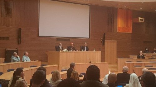 Fernández: “Mater Populi Fidelis” segno di cura per la fede del popolo di Dio