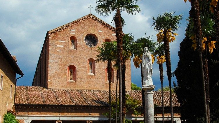  Trapistų Tre Fontane abatija, apaštalo šv. Paulius kankinystės vieta Romoje 